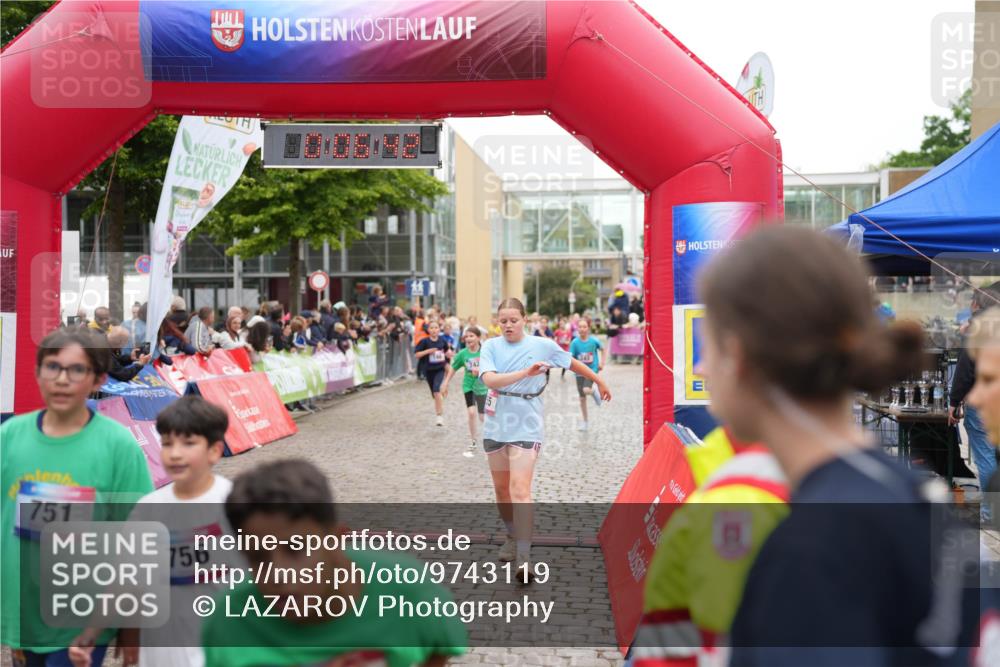 12.06.2026 - Holstenköstenlauf LAZAROV Photography http://msf.ph/oto/9743119 12.06.2026 16:51:41 Laufen 751, 756, 142, 43, 124, 146, 243, 655, 742, 757, 917, 1041, 1269, 1277, 1512 meine-sportfotos.de