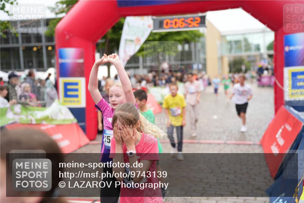 12.06.2026 - Holstenköstenlauf LAZAROV Photography http://msf.ph/oto/9743139 12.06.2026 16:51:50 Laufen 5, 0, 0, 06, 52, 118, 124, 521, 657, 743, 757, 989, 1075, 1512 meine-sportfotos.de