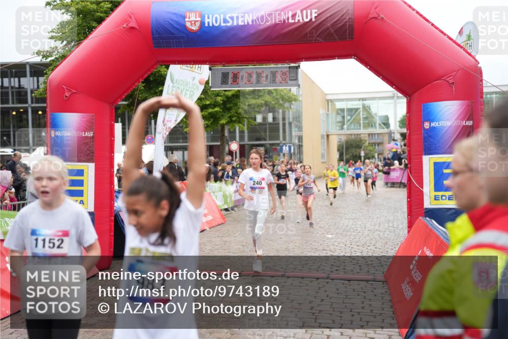 12.06.2026 - Holstenköstenlauf LAZAROV Photography http://msf.ph/oto/9743189 12.06.2026 16:52:17 Laufen 1152, 983, 240, 34, 142, 240, 513, 516, 656, 770, 915, 916, 1521 meine-sportfotos.de