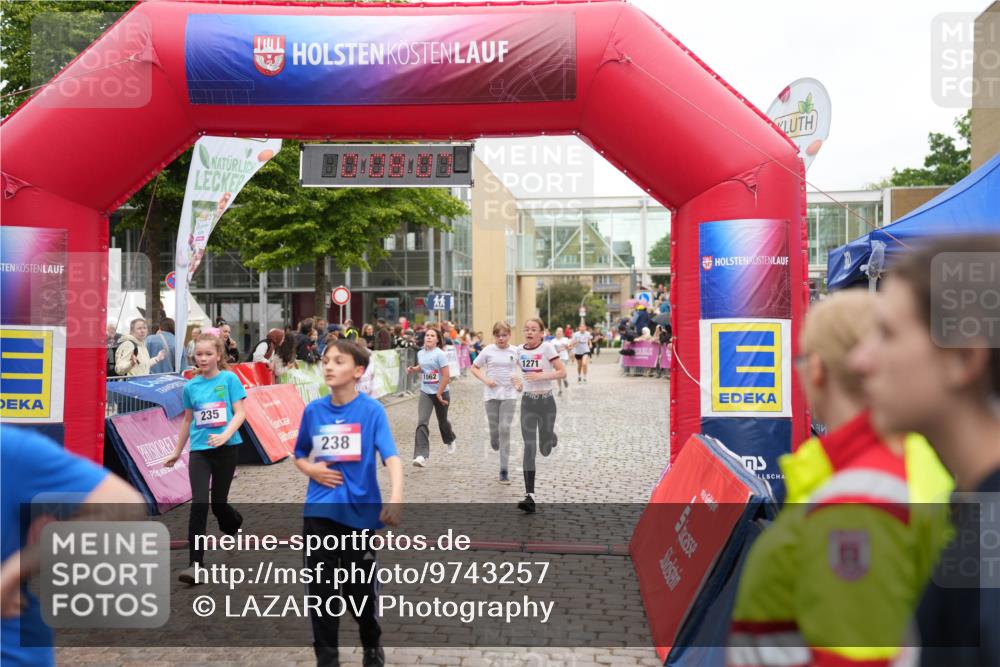 12.06.2026 - Holstenköstenlauf LAZAROV Photography http://msf.ph/oto/9743257 12.06.2026 16:53:06 Laufen 88, 88, 88, 235, 238, 1062, 1271, 235, 238, 1062, 1151, 1271, 1279 meine-sportfotos.de