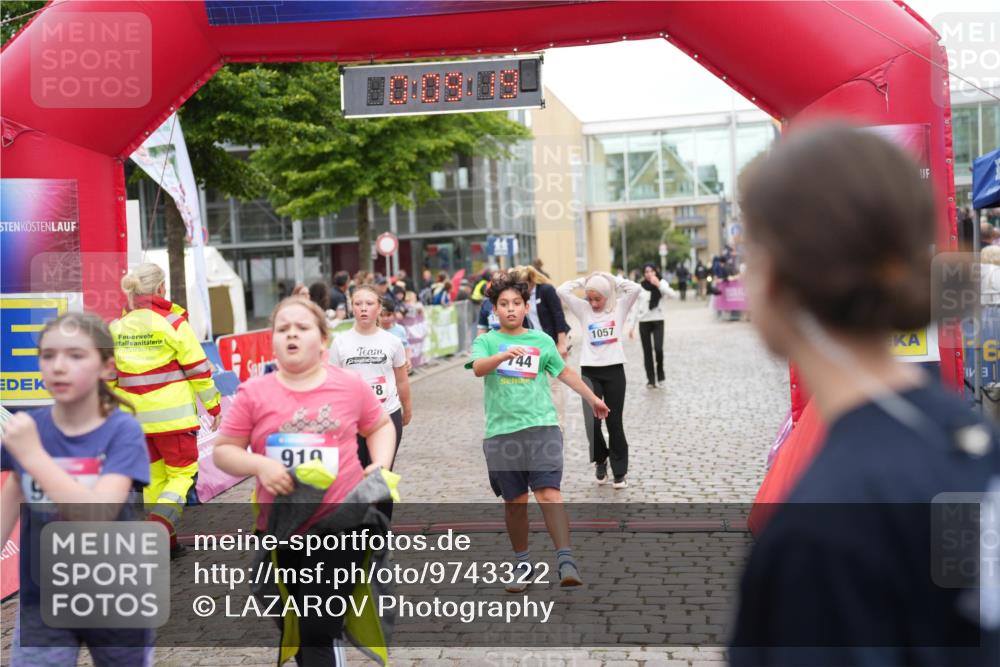 12.06.2026 - Holstenköstenlauf LAZAROV Photography http://msf.ph/oto/9743322 12.06.2026 16:54:17 Laufen 919, 1057, 744, 8, 6, 660, 744, 919, 920, 986, 1057, 1278 meine-sportfotos.de