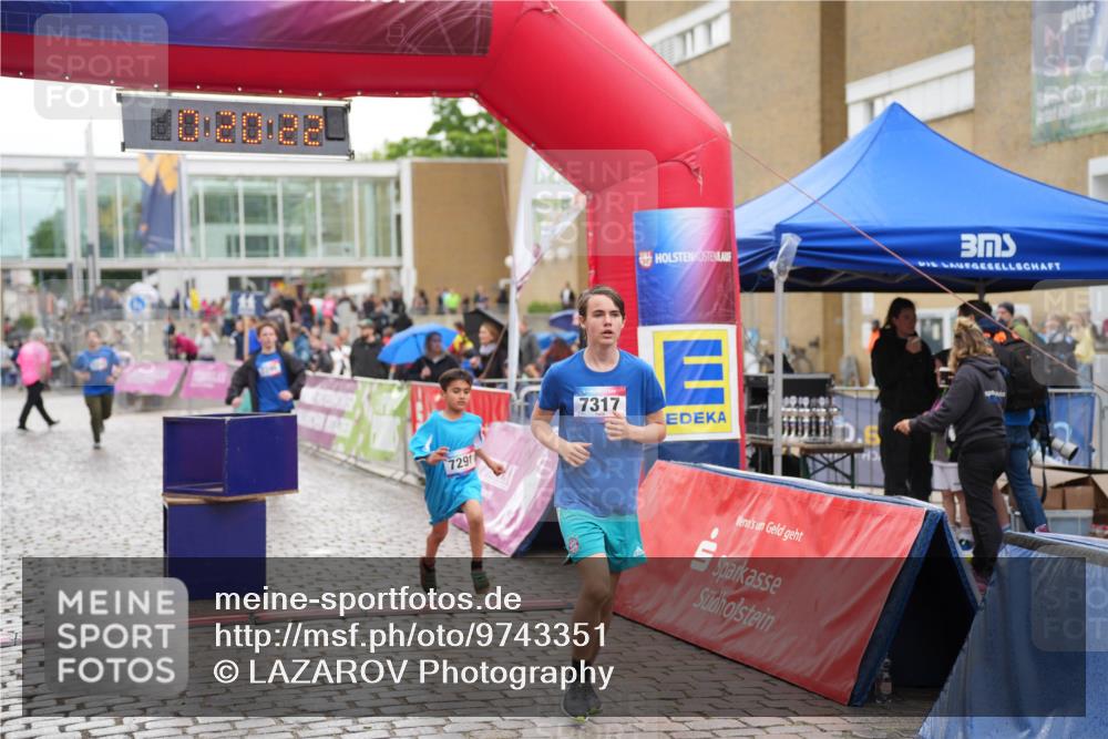 12.06.2026 - Holstenköstenlauf LAZAROV Photography http://msf.ph/oto/9743351 12.06.2026 17:05:21 Laufen 0, 20, 22, 7291, 7317, 28126 meine-sportfotos.de