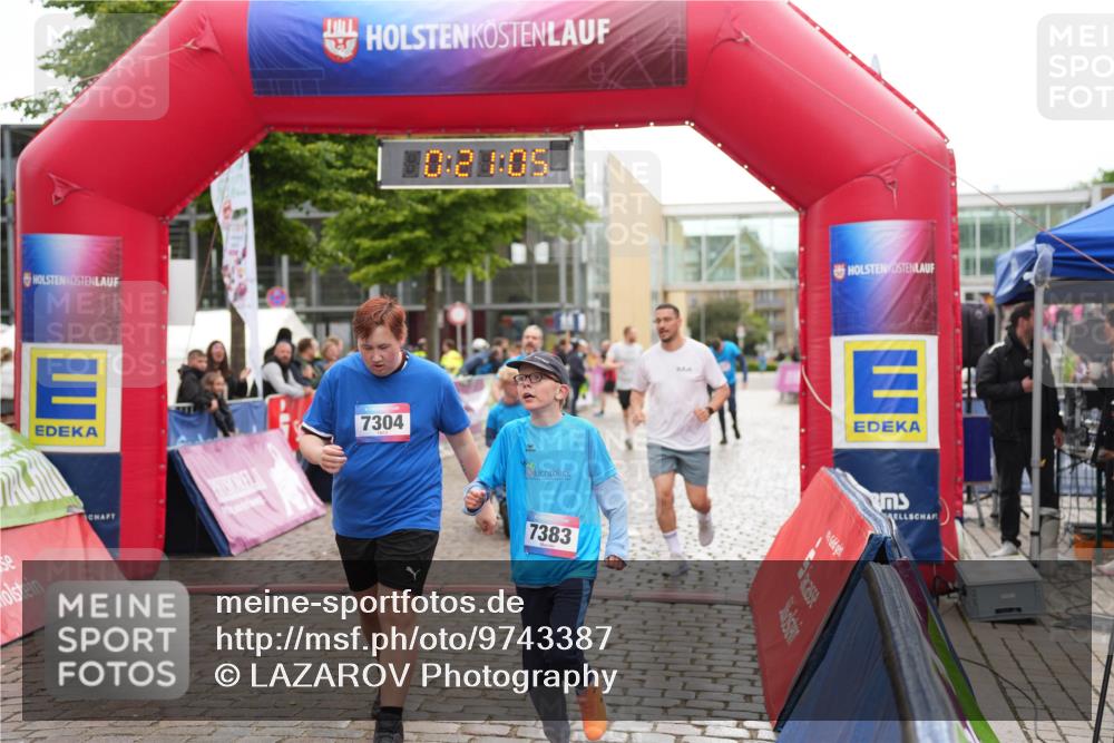 12.06.2026 - Holstenköstenlauf LAZAROV Photography http://msf.ph/oto/9743387 12.06.2026 17:06:04 Laufen 7304, 10, 21, 05, 7383 meine-sportfotos.de