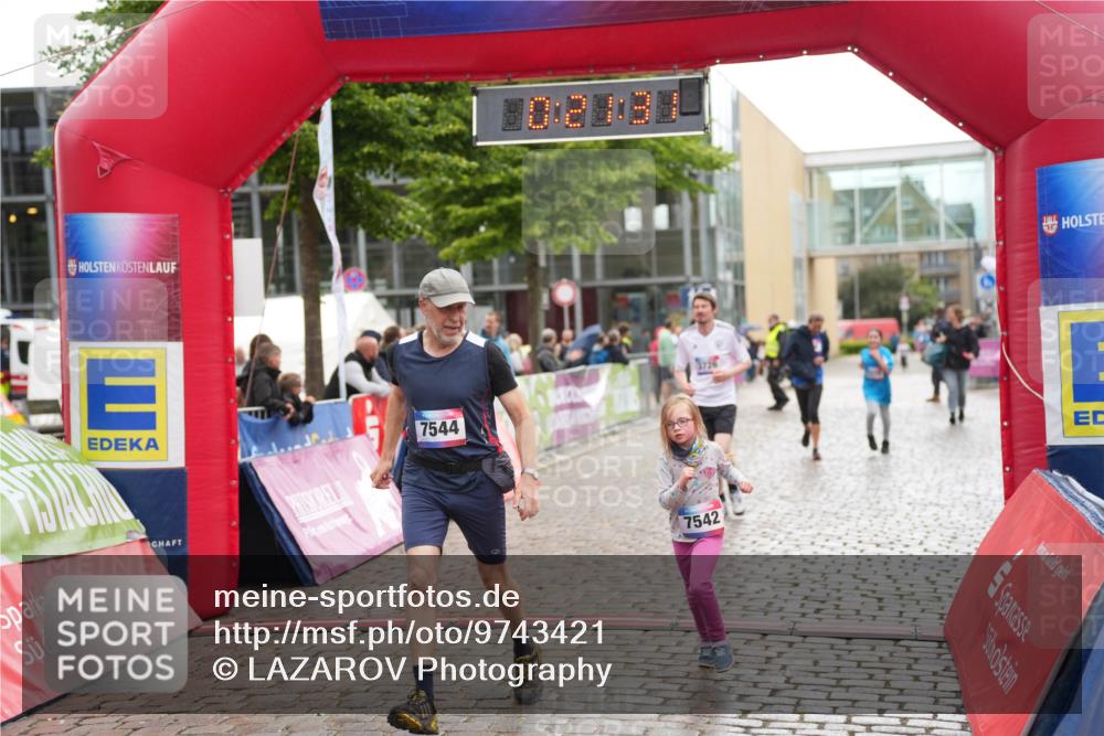 12.06.2026 - Holstenköstenlauf LAZAROV Photography http://msf.ph/oto/9743421 12.06.2026 17:06:30 Laufen 7544, 3126, 7542 meine-sportfotos.de