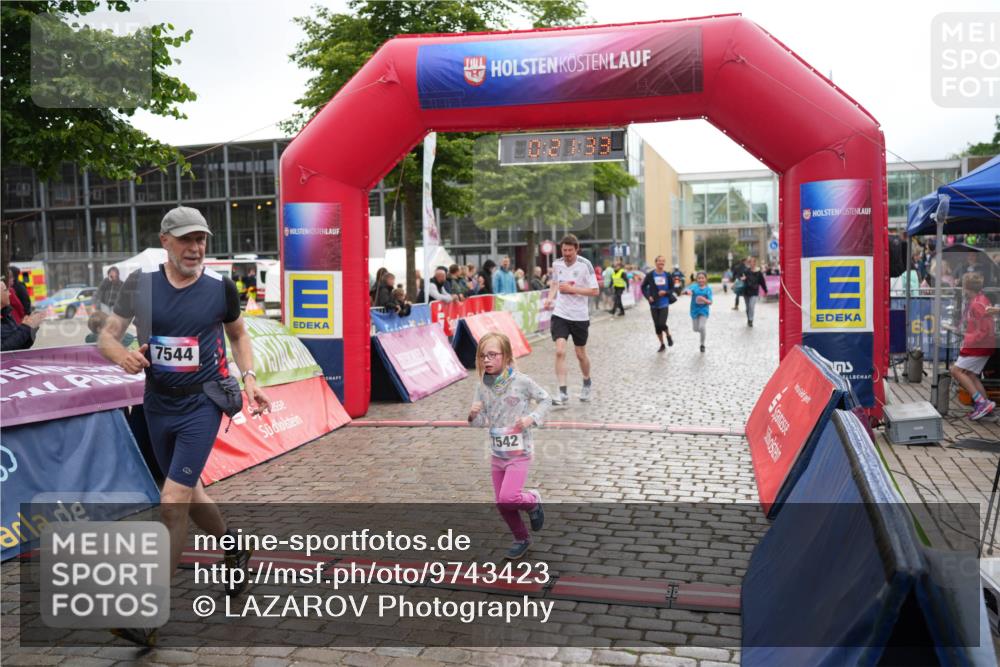 12.06.2026 - Holstenköstenlauf LAZAROV Photography http://msf.ph/oto/9743423 12.06.2026 17:06:31 Laufen 7544, 7542, 10, 20, 33, 60, 13, 12 meine-sportfotos.de