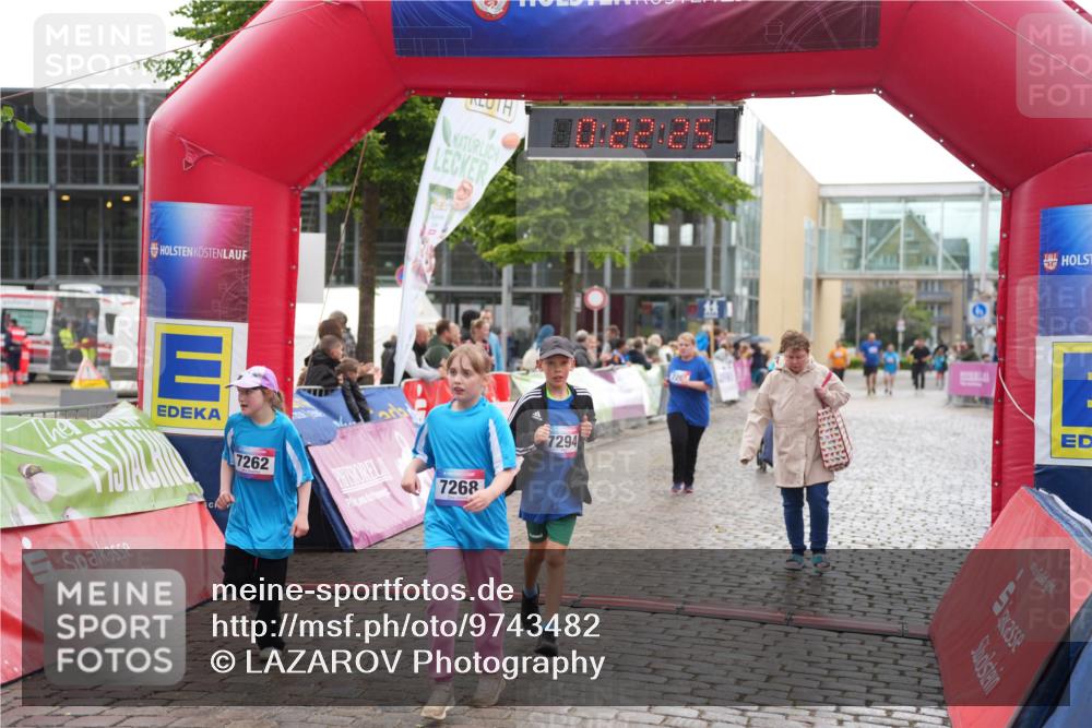 12.06.2026 - Holstenköstenlauf LAZAROV Photography http://msf.ph/oto/9743482 12.06.2026 17:07:24 Laufen 10, 28, 86, 7262, 7268, 7294 meine-sportfotos.de