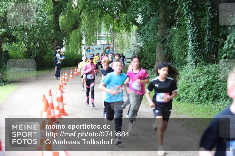 12.06.2026 - Holstenköstenlauf Andreas Tolksdorf http://msf.ph/oto/9743684 12.06.2026 16:53:03 Laufen 1064, 50, 1073, 98 meine-sportfotos.de