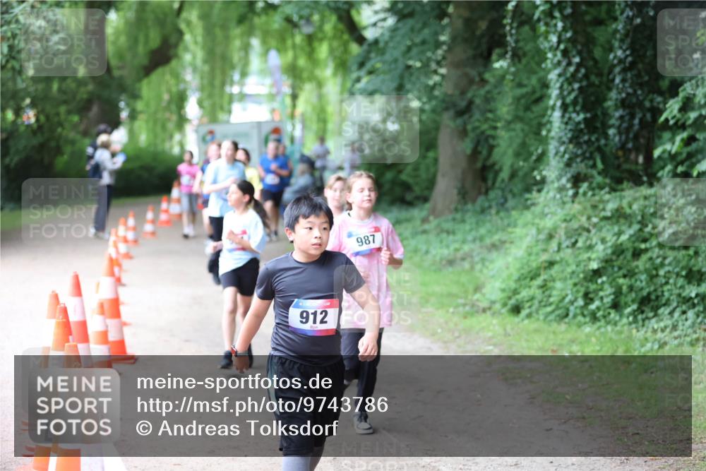 12.06.2026 - Holstenköstenlauf Andreas Tolksdorf http://msf.ph/oto/9743786 12.06.2026 16:54:50 Laufen 912, 987 meine-sportfotos.de
