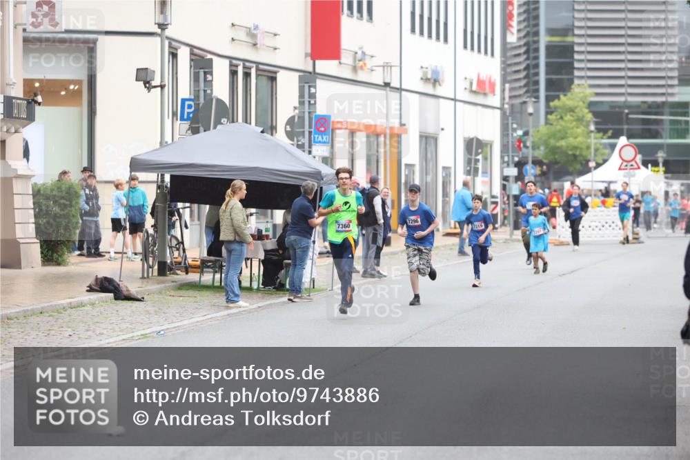 12.06.2026 - Holstenköstenlauf Andreas Tolksdorf http://msf.ph/oto/9743886 12.06.2026 17:06:43 Laufen 7360, 7296, 7319 meine-sportfotos.de