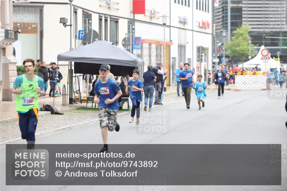 12.06.2026 - Holstenköstenlauf Andreas Tolksdorf http://msf.ph/oto/9743892 12.06.2026 17:06:47 Laufen 7360, 7296, 731, 7299, 7291 meine-sportfotos.de
