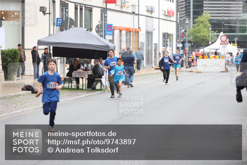 12.06.2026 - Holstenköstenlauf Andreas Tolksdorf http://msf.ph/oto/9743897 12.06.2026 17:06:51 Laufen 7319, 5, 7299, 7291, 7295 meine-sportfotos.de