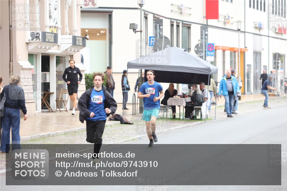 12.06.2026 - Holstenköstenlauf Andreas Tolksdorf http://msf.ph/oto/9743910 12.06.2026 17:07:01 Laufen 7295, 7317 meine-sportfotos.de