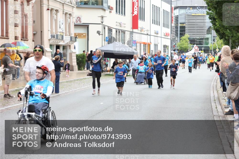 12.06.2026 - Holstenköstenlauf Andreas Tolksdorf http://msf.ph/oto/9743993 12.06.2026 17:08:28 Laufen 7388, 7303, 7384, 7307, 7311, 731 meine-sportfotos.de
