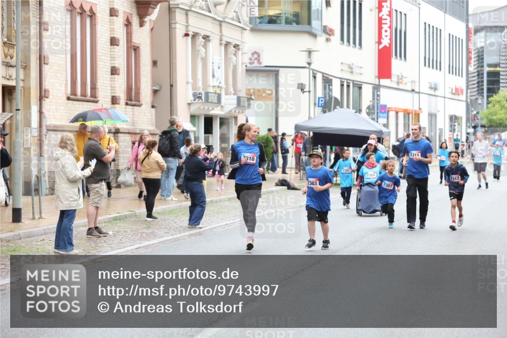 12.06.2026 - Holstenköstenlauf Andreas Tolksdorf http://msf.ph/oto/9743997 12.06.2026 17:08:30 Laufen 343, 2310, 7303, 7285, 7384, 7307, 7311, 7312 meine-sportfotos.de