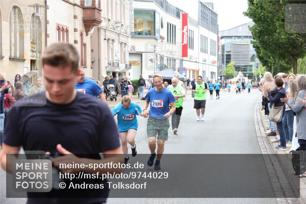 12.06.2026 - Holstenköstenlauf Andreas Tolksdorf http://msf.ph/oto/9744029 12.06.2026 17:08:57 Laufen 38, 7264, 7320, 59 meine-sportfotos.de