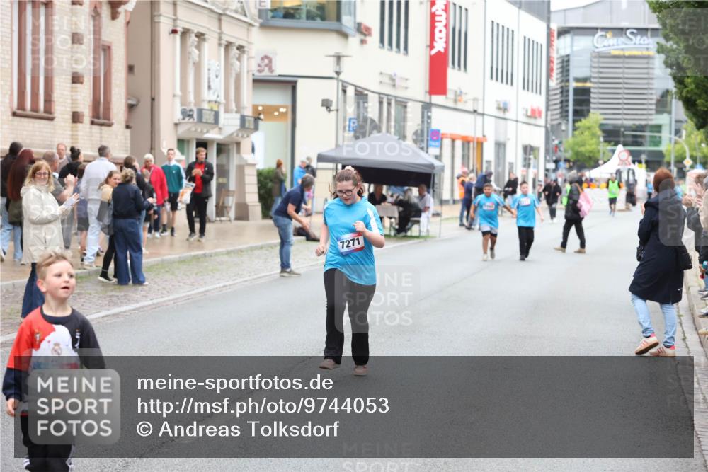 12.06.2026 - Holstenköstenlauf Andreas Tolksdorf http://msf.ph/oto/9744053 12.06.2026 17:09:22 Laufen 7477, 7271 meine-sportfotos.de