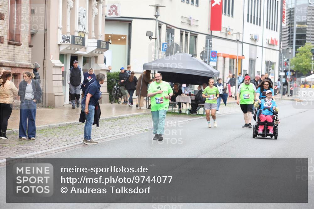 12.06.2026 - Holstenköstenlauf Andreas Tolksdorf http://msf.ph/oto/9744077 12.06.2026 17:10:36 Laufen 220, 7507, 7358, 7392 meine-sportfotos.de