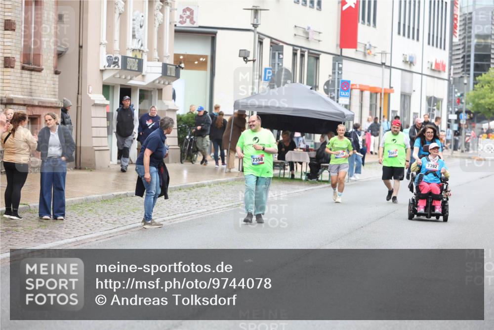 12.06.2026 - Holstenköstenlauf Andreas Tolksdorf http://msf.ph/oto/9744078 12.06.2026 17:10:36 Laufen 7358, 220, 7507, 7392 meine-sportfotos.de