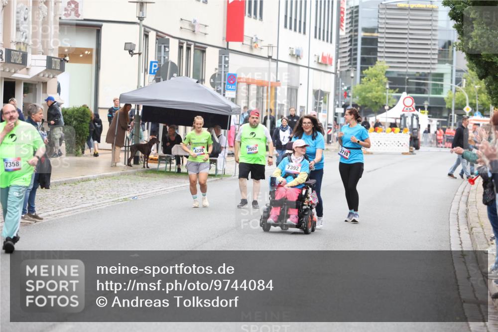 12.06.2026 - Holstenköstenlauf Andreas Tolksdorf http://msf.ph/oto/9744084 12.06.2026 17:10:40 Laufen 7358, 4220, 7507, 7392, 3710 meine-sportfotos.de