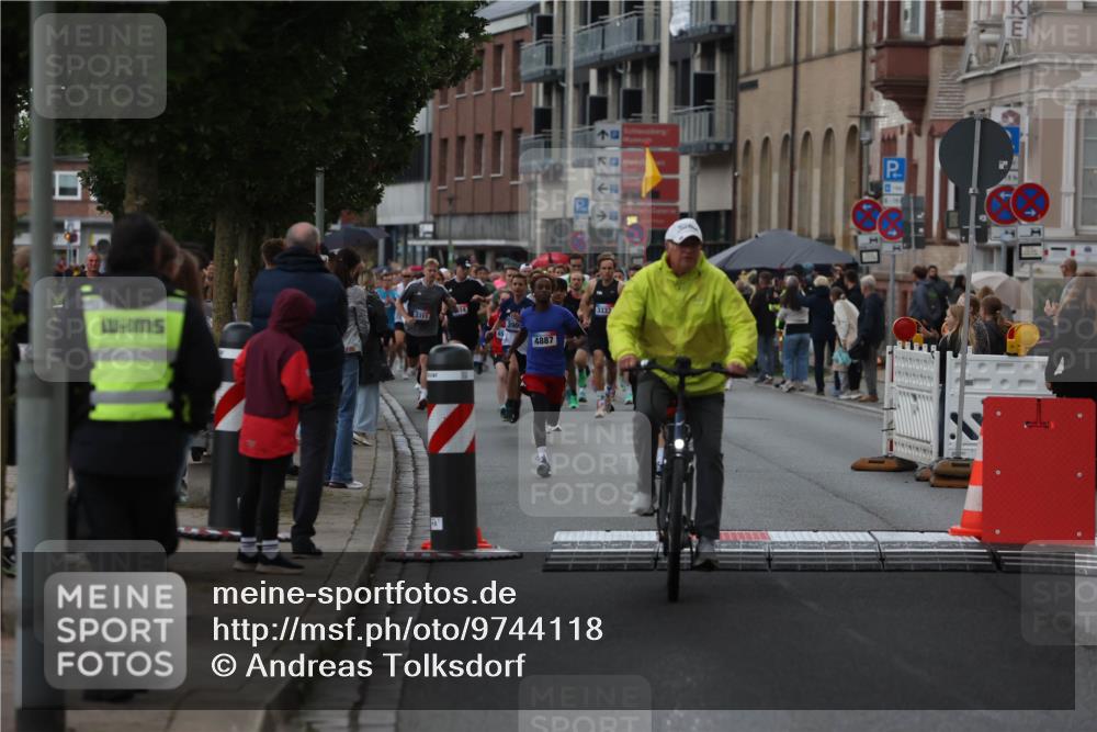 12.06.2026 - Holstenköstenlauf Andreas Tolksdorf http://msf.ph/oto/9744118 12.06.2026 17:33:10 Laufen 3311, 4887, 3333, 9 meine-sportfotos.de