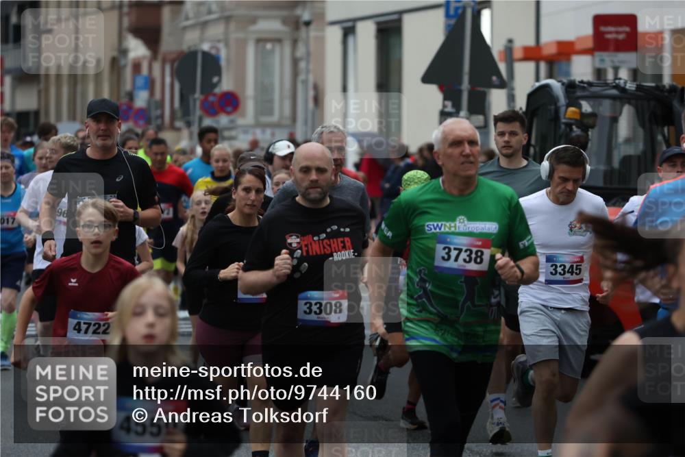 12.06.2026 - Holstenköstenlauf Andreas Tolksdorf http://msf.ph/oto/9744160 12.06.2026 17:33:44 Laufen 017, 96, 4722, 3308, 4550, 3738, 3345 meine-sportfotos.de
