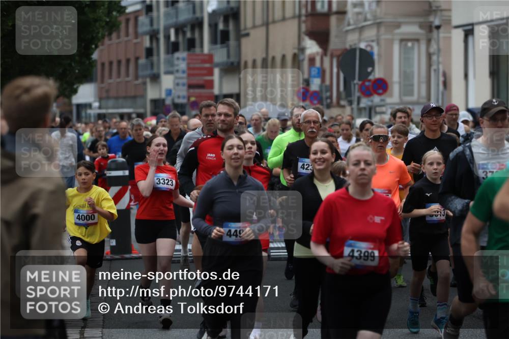 12.06.2026 - Holstenköstenlauf Andreas Tolksdorf http://msf.ph/oto/9744171 12.06.2026 17:33:51 Laufen 4000, 3323, 423, 449, 4399, 37 meine-sportfotos.de