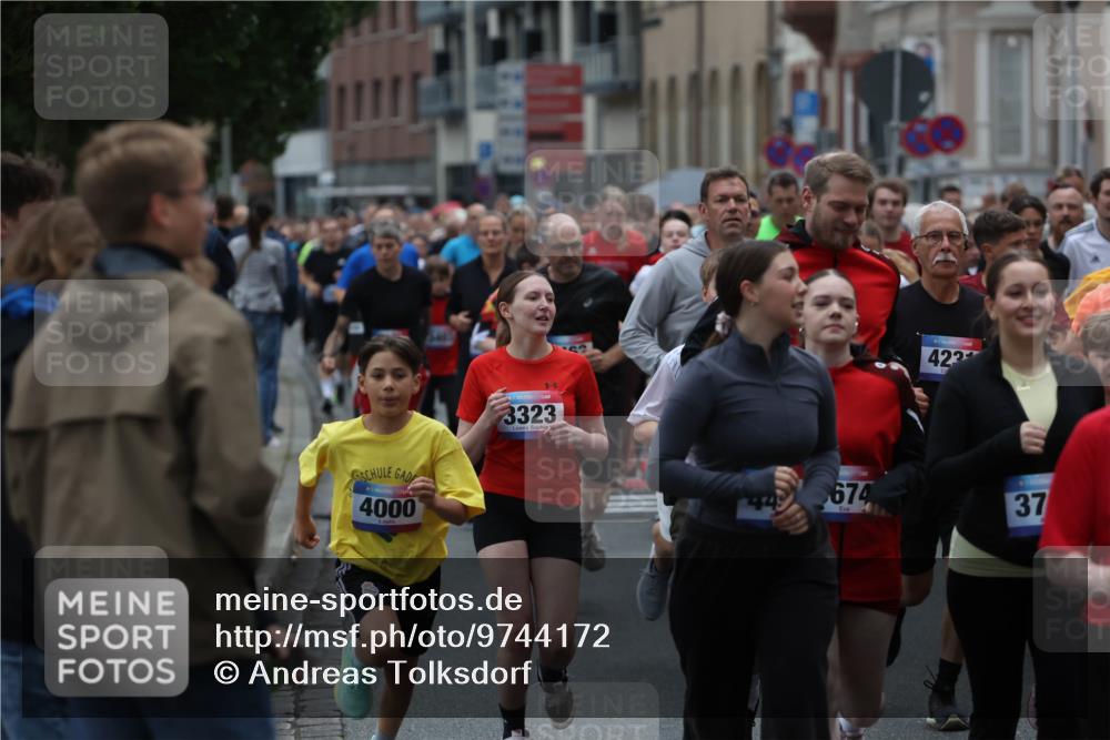 12.06.2026 - Holstenköstenlauf Andreas Tolksdorf http://msf.ph/oto/9744172 12.06.2026 17:33:52 Laufen 4000, 3323, 422, 674, 37 meine-sportfotos.de