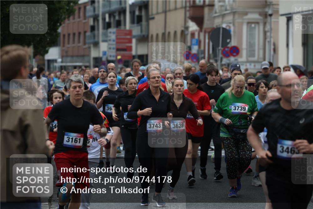 12.06.2026 - Holstenköstenlauf Andreas Tolksdorf http://msf.ph/oto/9744178 12.06.2026 17:33:56 Laufen 34, 31615, 39, 3743, 3628, 3739, 3463 meine-sportfotos.de