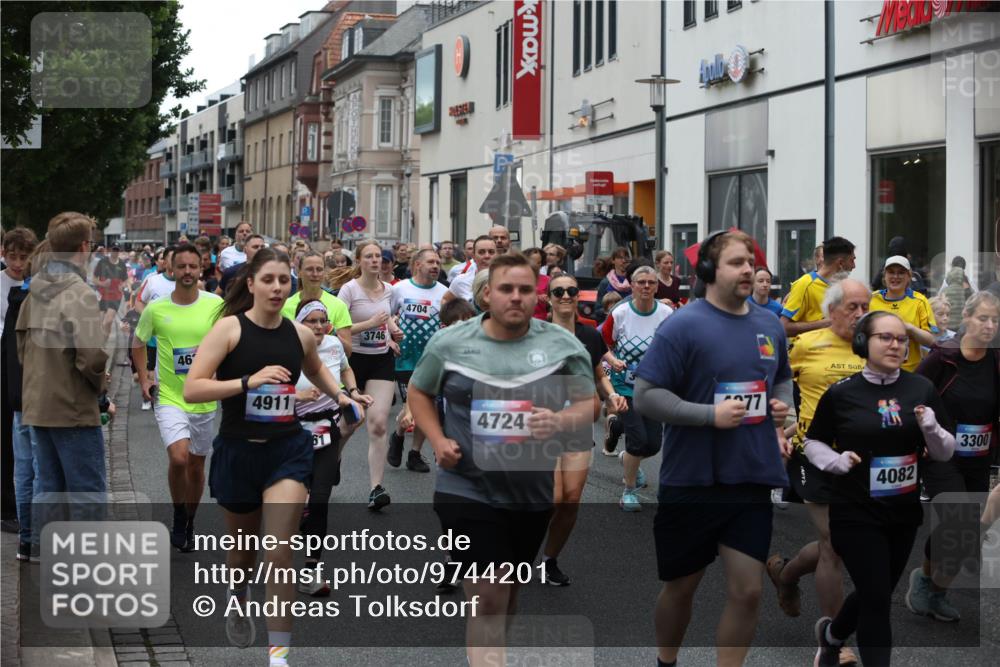 12.06.2026 - Holstenköstenlauf Andreas Tolksdorf http://msf.ph/oto/9744201 12.06.2026 17:34:12 Laufen 46, 4911, 61, 3746, 4704, 4724, 77, 4082, 3300 meine-sportfotos.de