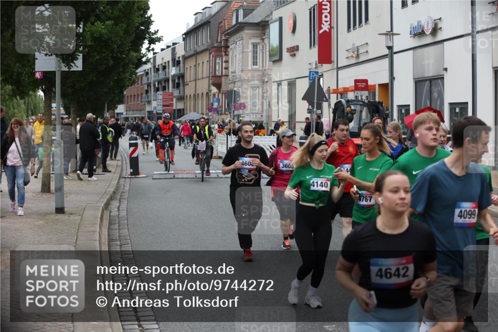 12.06.2026 - Holstenköstenlauf Andreas Tolksdorf http://msf.ph/oto/9744272 12.06.2026 17:35:04 Laufen 4602, 3605, 4140, 44, 4767, 4099, 4642 meine-sportfotos.de
