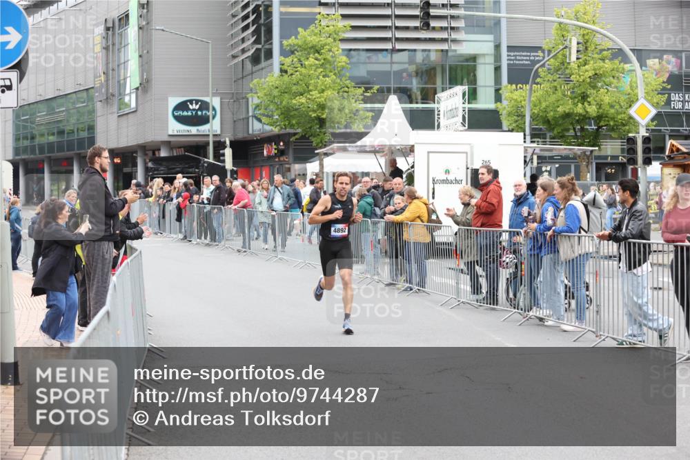 12.06.2026 - Holstenköstenlauf Andreas Tolksdorf http://msf.ph/oto/9744287 12.06.2026 17:48:24 Laufen 4892, 265 meine-sportfotos.de