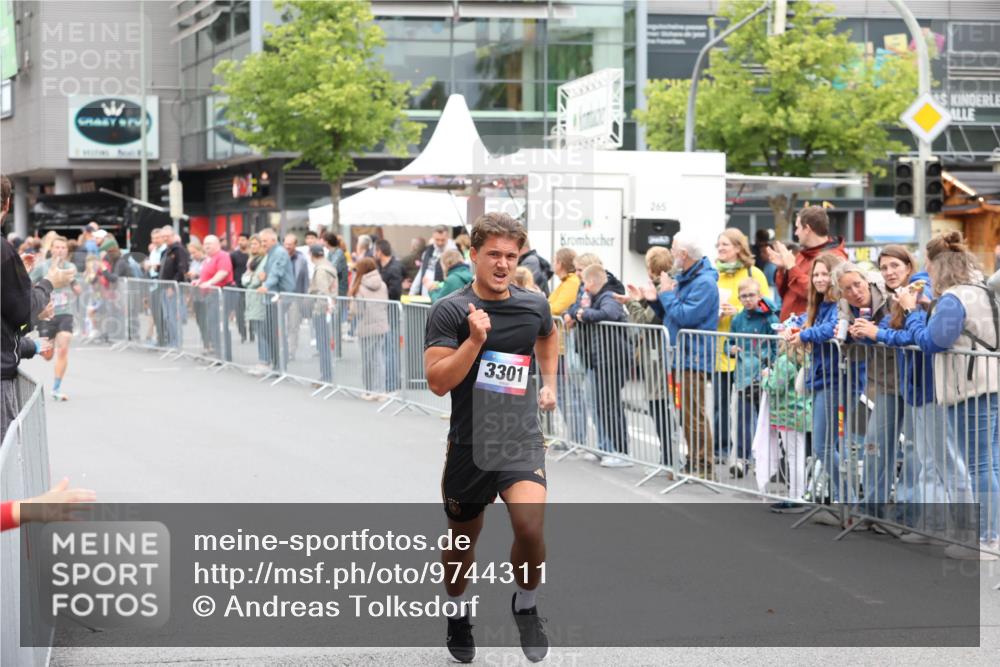 12.06.2026 - Holstenköstenlauf Andreas Tolksdorf http://msf.ph/oto/9744311 12.06.2026 17:50:20 Laufen 3301, 265 meine-sportfotos.de