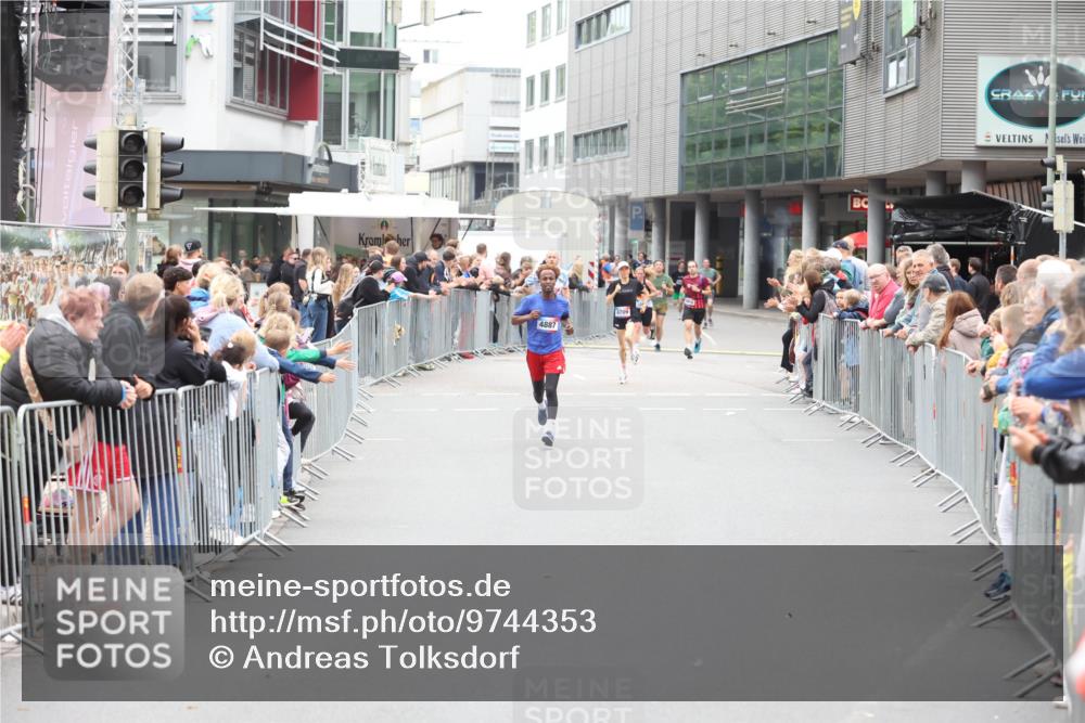 12.06.2026 - Holstenköstenlauf Andreas Tolksdorf http://msf.ph/oto/9744353 12.06.2026 17:51:33 Laufen 4887 meine-sportfotos.de