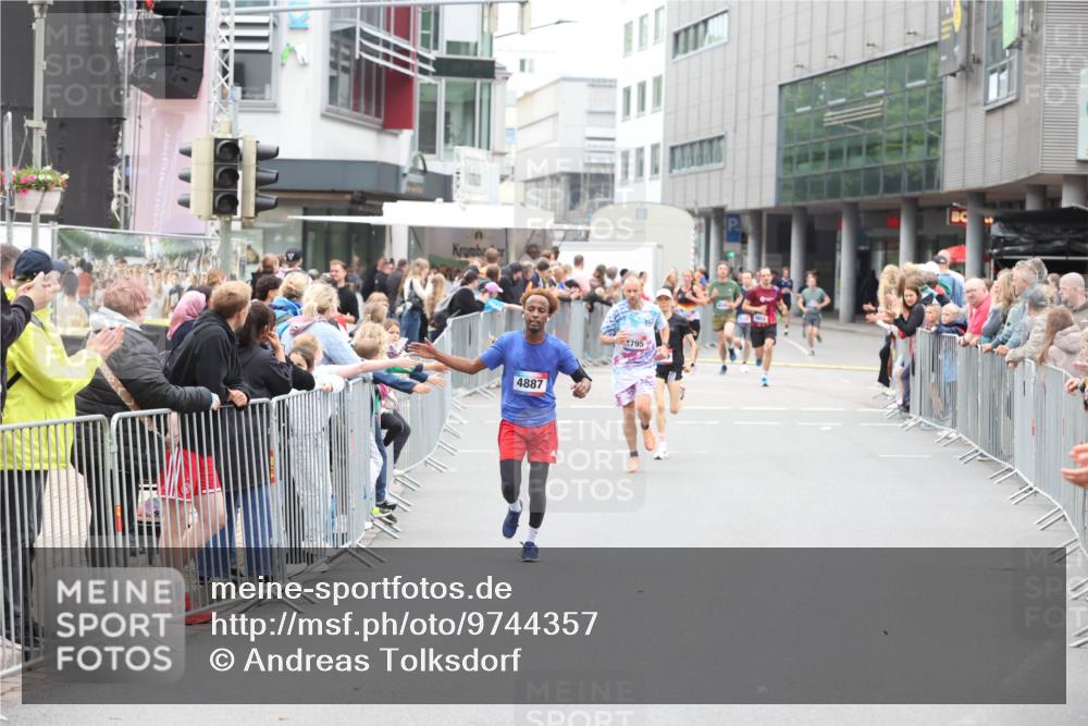 12.06.2026 - Holstenköstenlauf Andreas Tolksdorf http://msf.ph/oto/9744357 12.06.2026 17:51:36 Laufen 4887, 795 meine-sportfotos.de