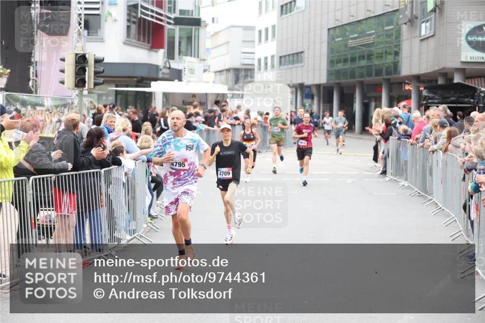 12.06.2026 - Holstenköstenlauf Andreas Tolksdorf http://msf.ph/oto/9744361 12.06.2026 17:51:39 Laufen 4795, 4709 meine-sportfotos.de
