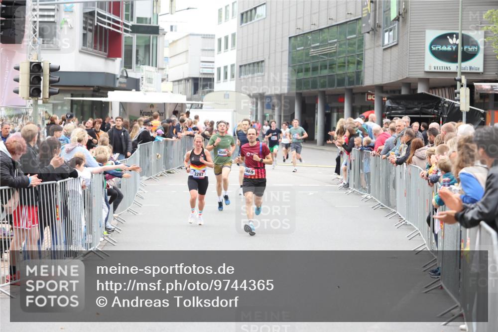 12.06.2026 - Holstenköstenlauf Andreas Tolksdorf http://msf.ph/oto/9744365 12.06.2026 17:51:41 Laufen 3297, 4595, 3819 meine-sportfotos.de