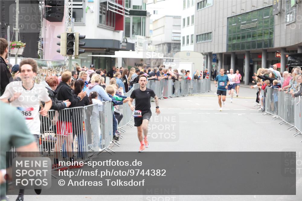 12.06.2026 - Holstenköstenlauf Andreas Tolksdorf http://msf.ph/oto/9744382 12.06.2026 17:51:52 Laufen 865, 4894, 4650 meine-sportfotos.de