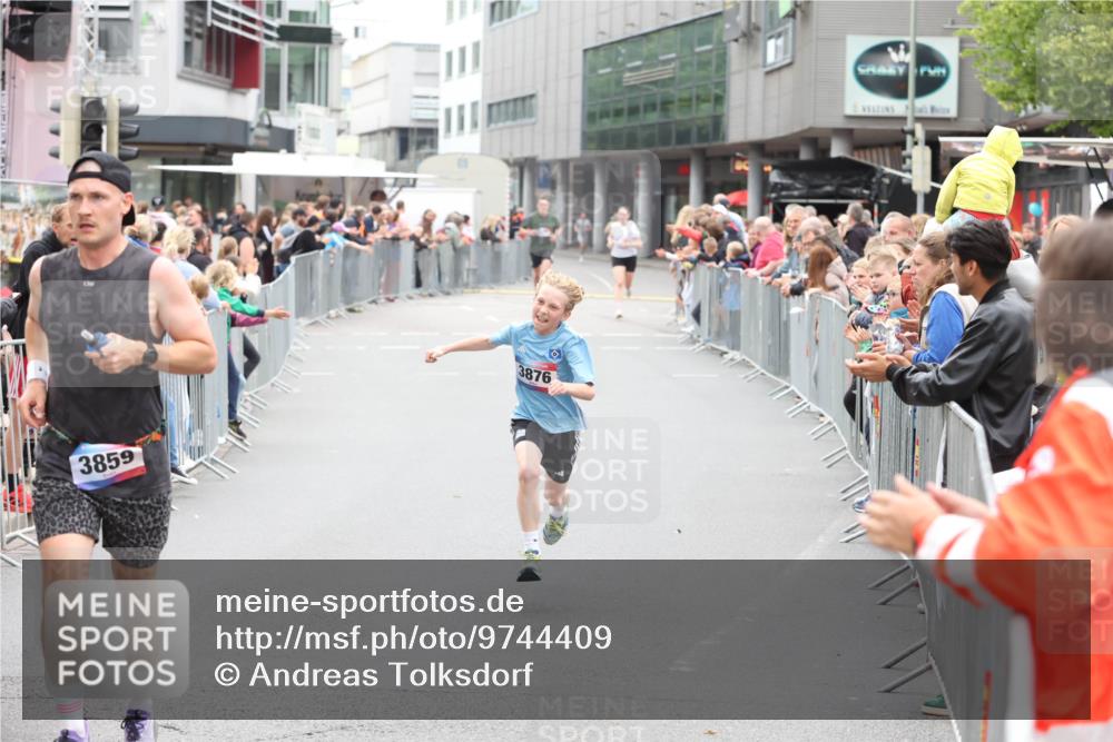 12.06.2026 - Holstenköstenlauf Andreas Tolksdorf http://msf.ph/oto/9744409 12.06.2026 17:52:23 Laufen 3859, 3876 meine-sportfotos.de