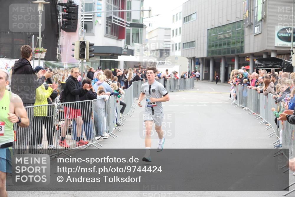 12.06.2026 - Holstenköstenlauf Andreas Tolksdorf http://msf.ph/oto/9744424 12.06.2026 17:52:43 Laufen 3925 meine-sportfotos.de