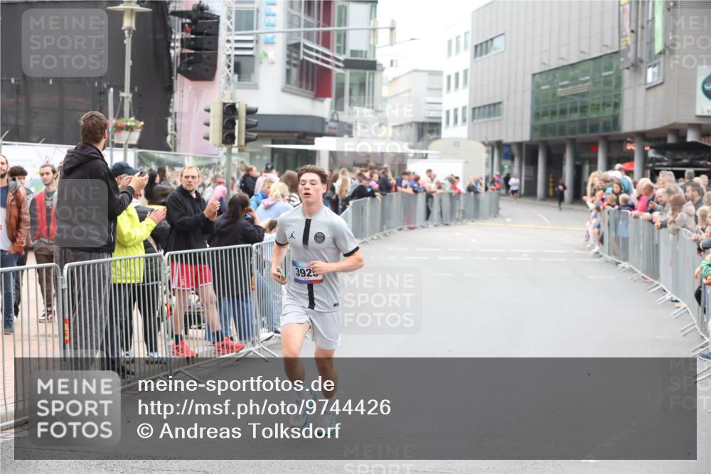 12.06.2026 - Holstenköstenlauf Andreas Tolksdorf http://msf.ph/oto/9744426 12.06.2026 17:52:44 Laufen 3925 meine-sportfotos.de