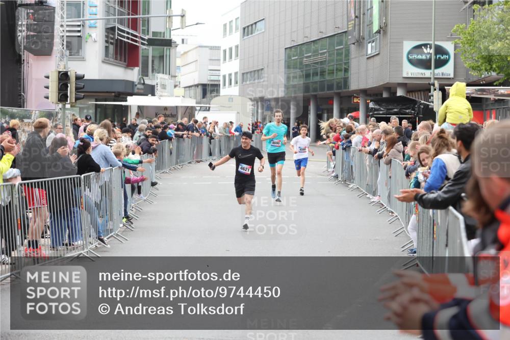 12.06.2026 - Holstenköstenlauf Andreas Tolksdorf http://msf.ph/oto/9744450 12.06.2026 17:53:31 Laufen 4621, 4690, 4568 meine-sportfotos.de