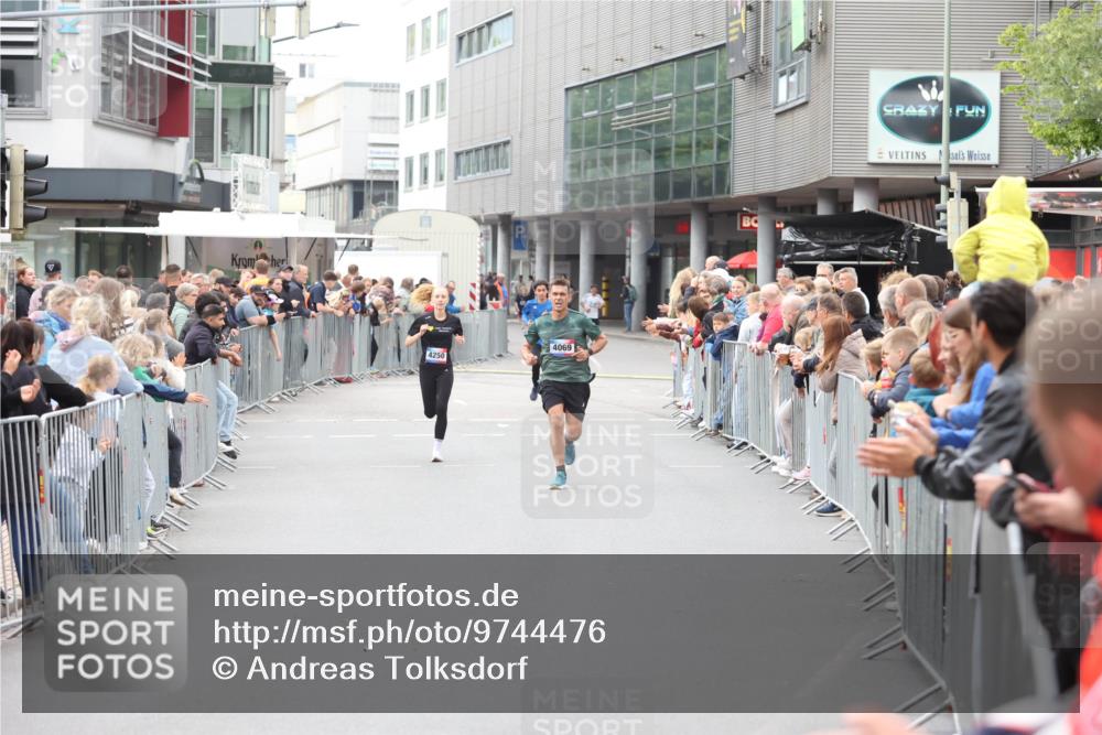 12.06.2026 - Holstenköstenlauf Andreas Tolksdorf http://msf.ph/oto/9744476 12.06.2026 17:54:03 Laufen 4250, 4069 meine-sportfotos.de