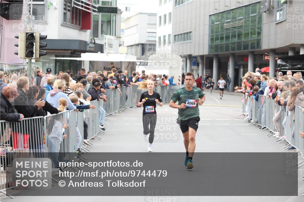 12.06.2026 - Holstenköstenlauf Andreas Tolksdorf http://msf.ph/oto/9744479 12.06.2026 17:54:06 Laufen 4250, 4069 meine-sportfotos.de