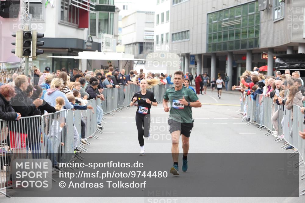 12.06.2026 - Holstenköstenlauf Andreas Tolksdorf http://msf.ph/oto/9744480 12.06.2026 17:54:06 Laufen 4250, 4069 meine-sportfotos.de
