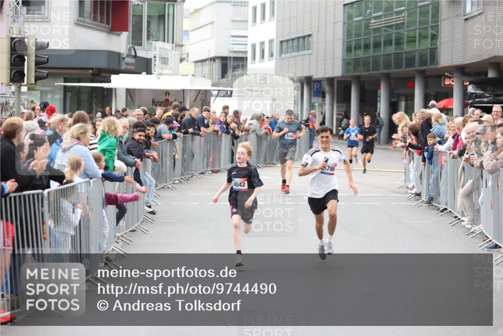 12.06.2026 - Holstenköstenlauf Andreas Tolksdorf http://msf.ph/oto/9744490 12.06.2026 17:54:19 Laufen 4042, 3445, 786 meine-sportfotos.de