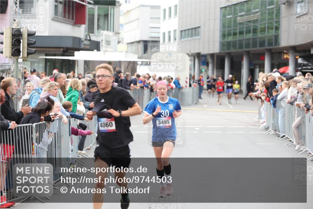 12.06.2026 - Holstenköstenlauf Andreas Tolksdorf http://msf.ph/oto/9744503 12.06.2026 17:54:30 Laufen 4060, 30, 3495 meine-sportfotos.de