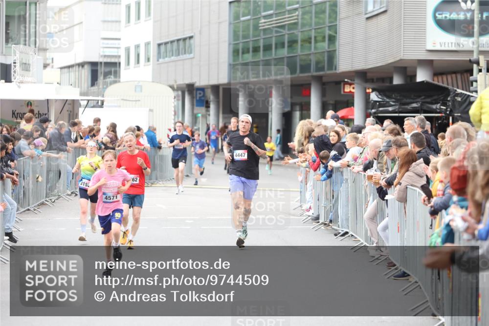 12.06.2026 - Holstenköstenlauf Andreas Tolksdorf http://msf.ph/oto/9744509 12.06.2026 17:54:44 Laufen 315, 4571, 62, 4447 meine-sportfotos.de