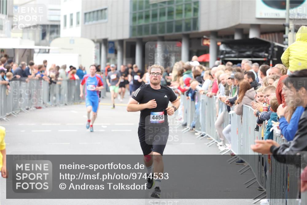 12.06.2026 - Holstenköstenlauf Andreas Tolksdorf http://msf.ph/oto/9744533 12.06.2026 17:55:01 Laufen 4455 meine-sportfotos.de