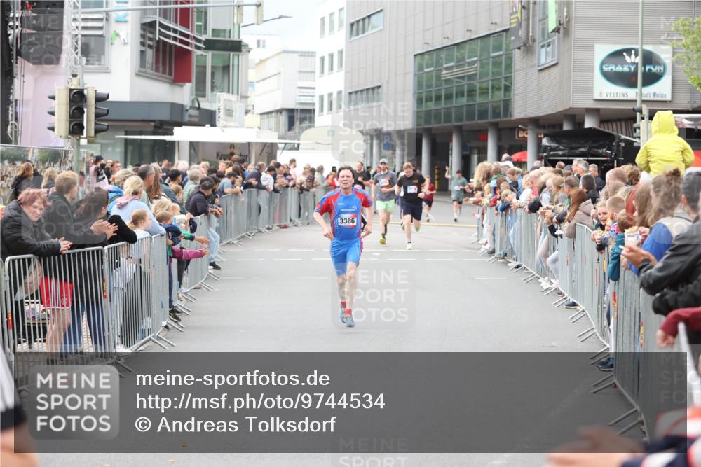 12.06.2026 - Holstenköstenlauf Andreas Tolksdorf http://msf.ph/oto/9744534 12.06.2026 17:55:05 Laufen 3386 meine-sportfotos.de
