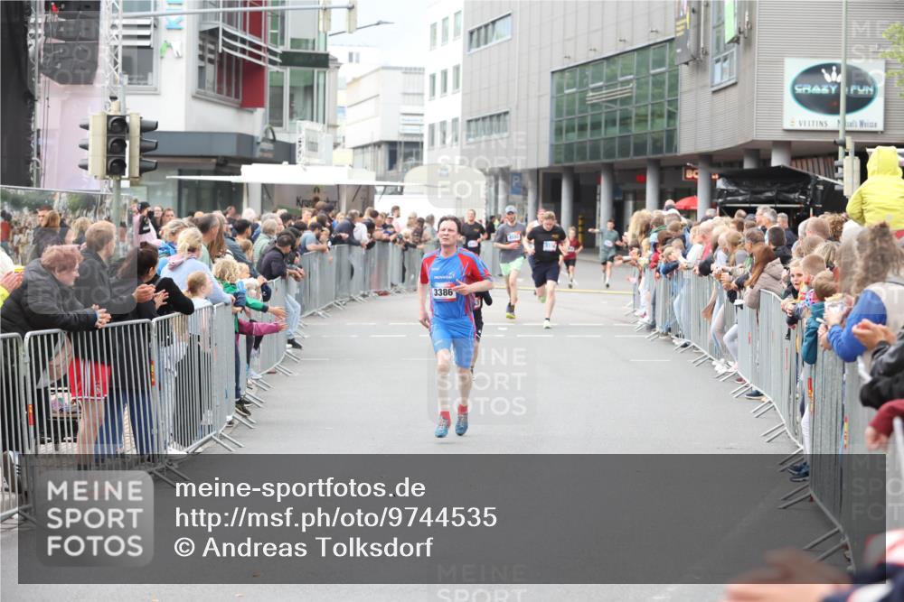 12.06.2026 - Holstenköstenlauf Andreas Tolksdorf http://msf.ph/oto/9744535 12.06.2026 17:55:05 Laufen 3386, 3336 meine-sportfotos.de